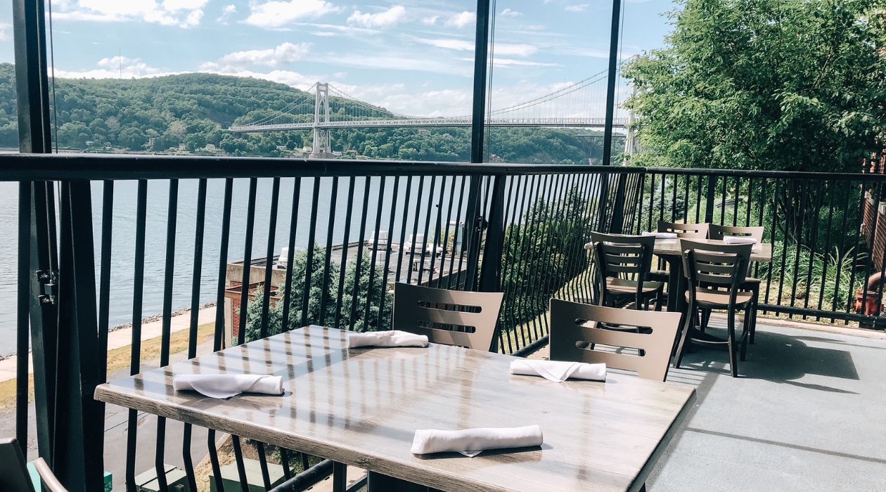 Table at Shadows in Poughkeepsie with view of Hudson River
